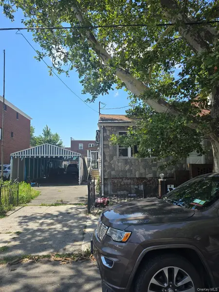 3040 80th ST, East Elmhurst, NY 11370