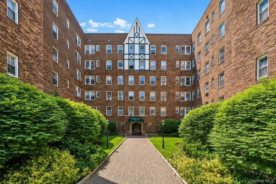 25 Parkview AVE #3A, Bronxville, NY 10708