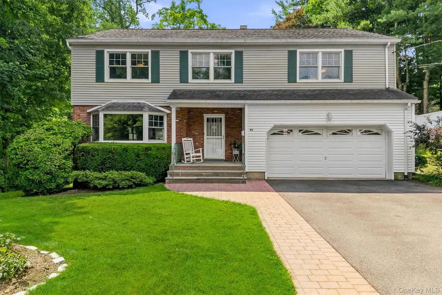 40 Sammis LN, White Plains, NY 10605