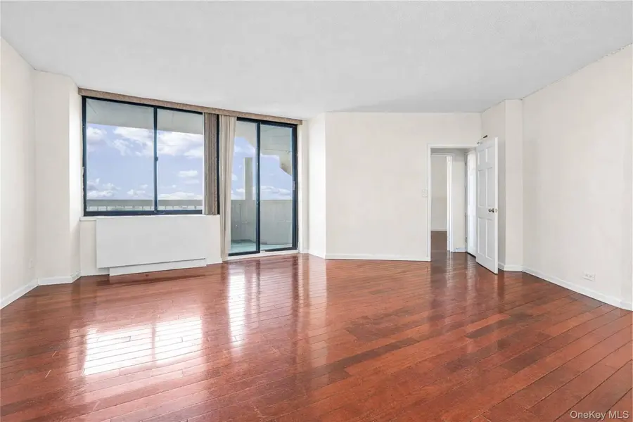 138-35 Elder AVE #21F, Flushing, NY 11355