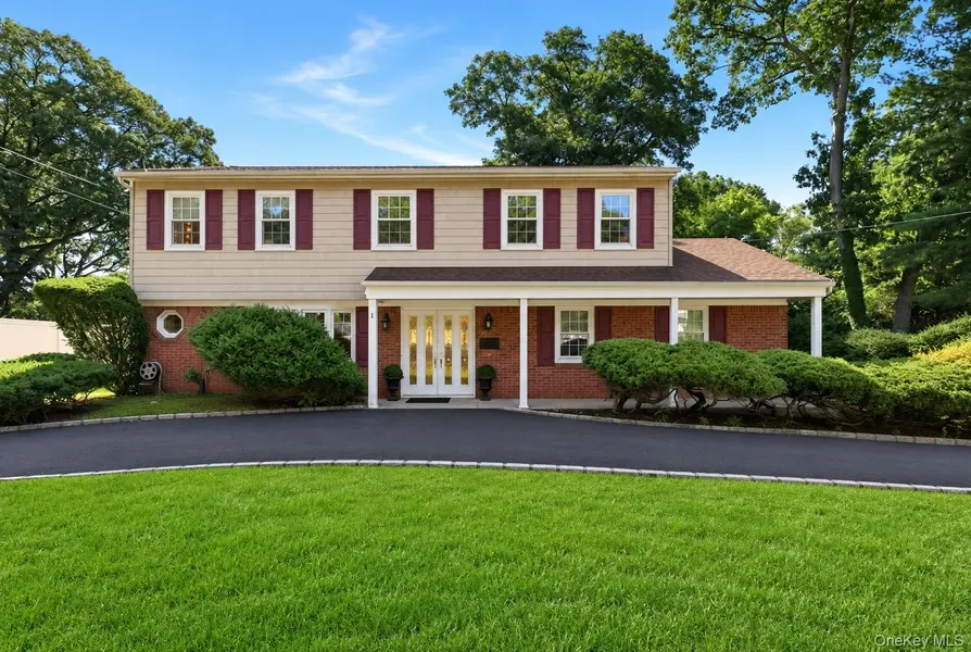 3 King AVE, Melville, NY 11747