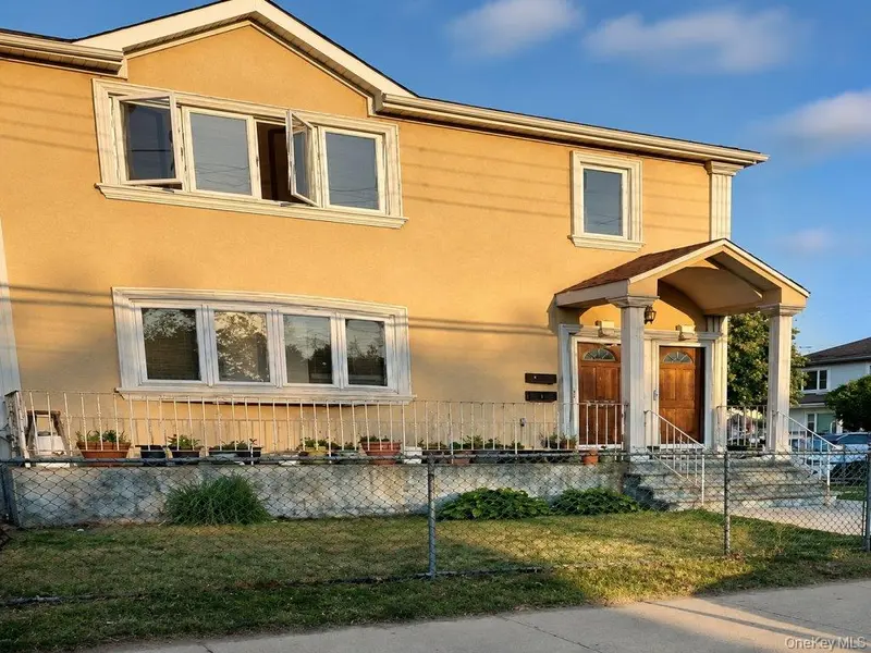13743 219th ST, Laurelton, NY 11413