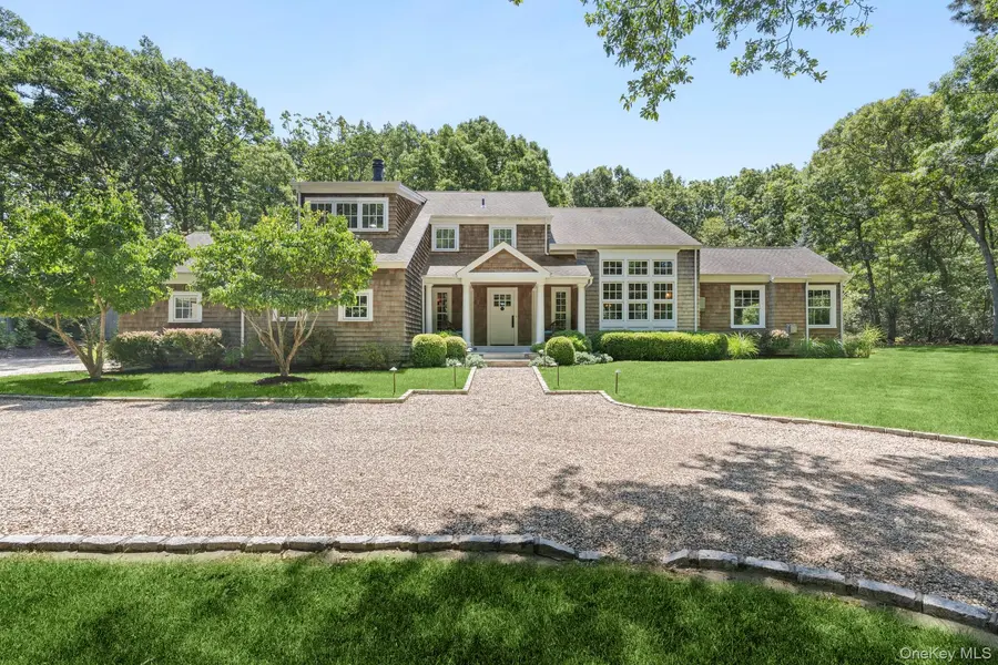 22 Spring LN, Sag Harbor, NY 11963