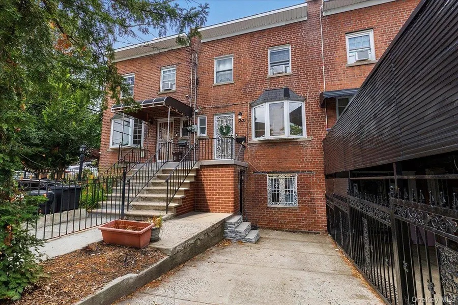 3303 Eastchester RD, Bronx, NY 10469