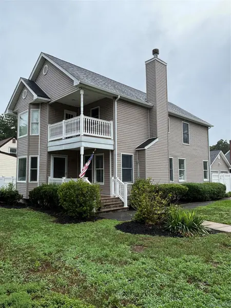 38 Hallock AVE, Smithtown, NY 11787