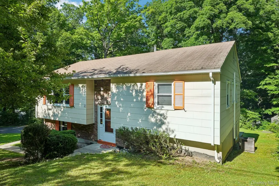 37 Nursery RD, Tuxedo Park, NY 10987
