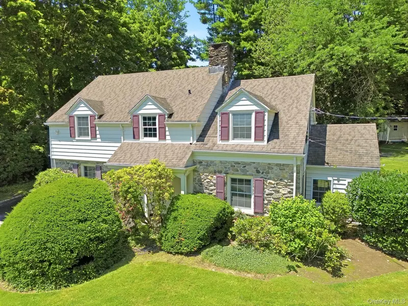 1 Sheridan RD, Scarsdale, NY 10583