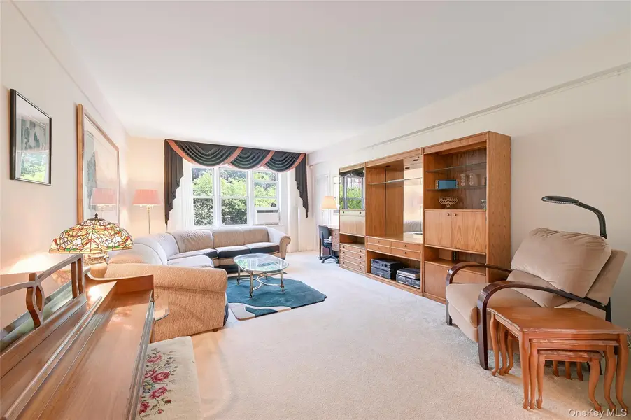 69-10 108th ST ##4J, Forest Hills, NY 11375