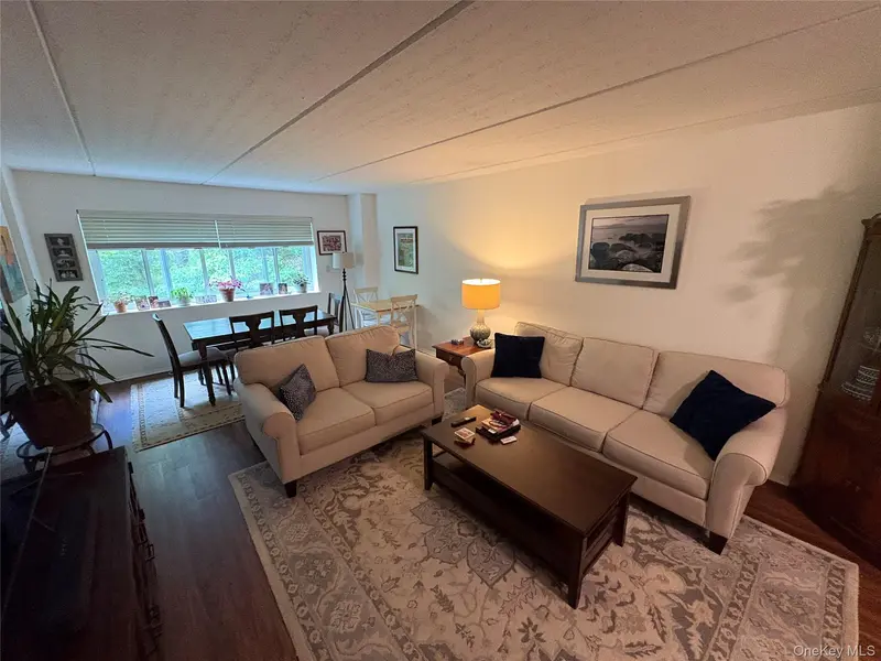 416 Benedict AVE #4A, Tarrytown, NY 10591