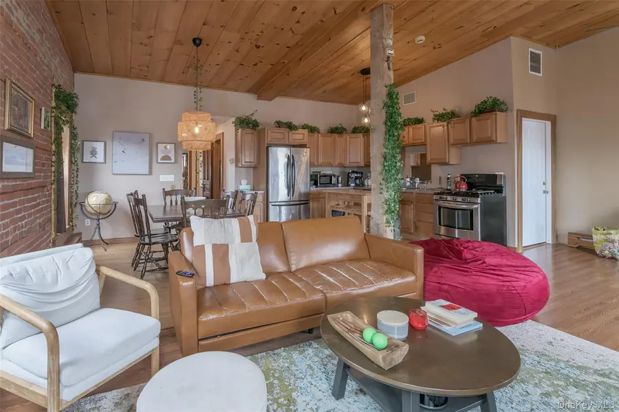 31 Main #PH, Warwick, NY 10990