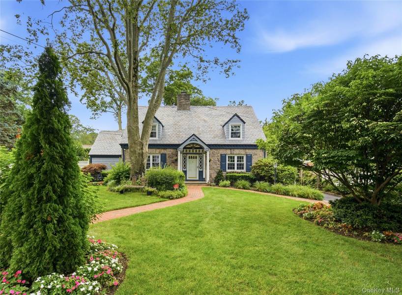 3 Carnegie AVE, Cold Spring Harbor, NY 11724