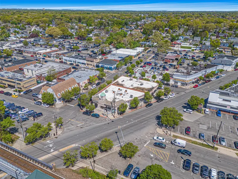 90 Veterans BLVD, Massapequa, NY 11758