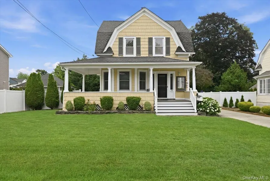 991 Cottage PL, Baldwin, NY 11510