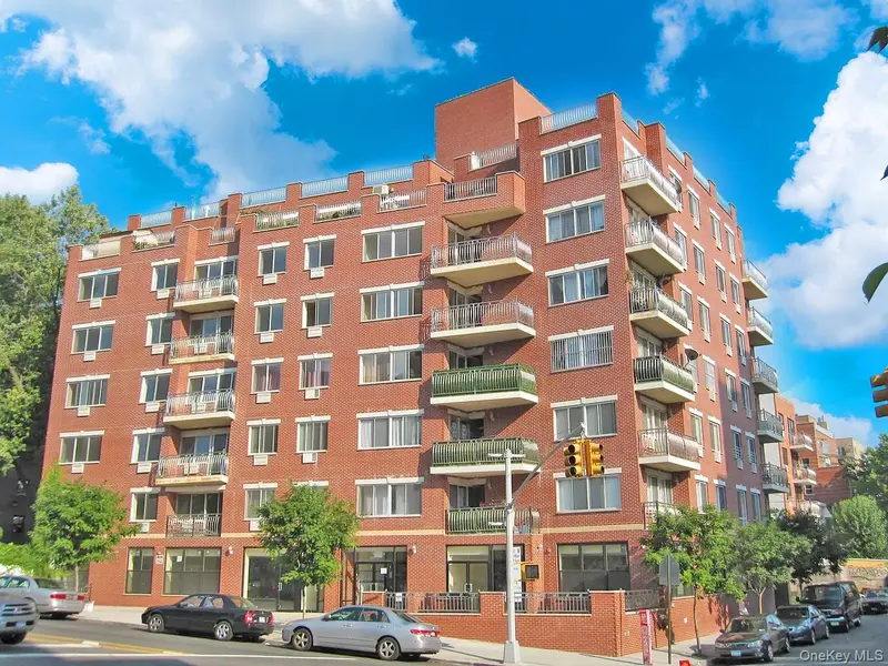 13708 S 31st RD #5D, Flushing, NY 11354