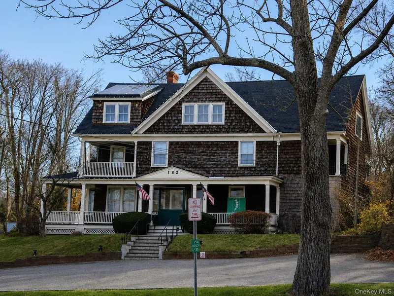 182 Main ST #1, Huntington, NY 11743