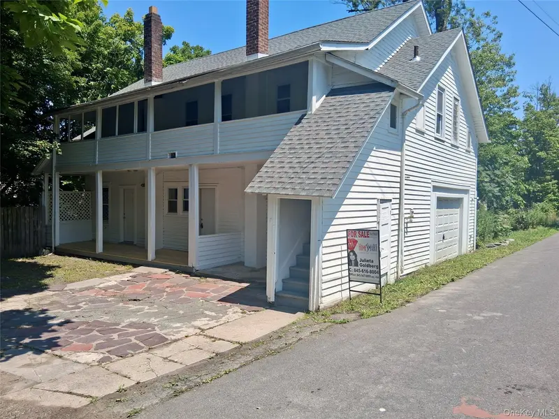 215 Maple AVE, Kerhonkson, NY 12446