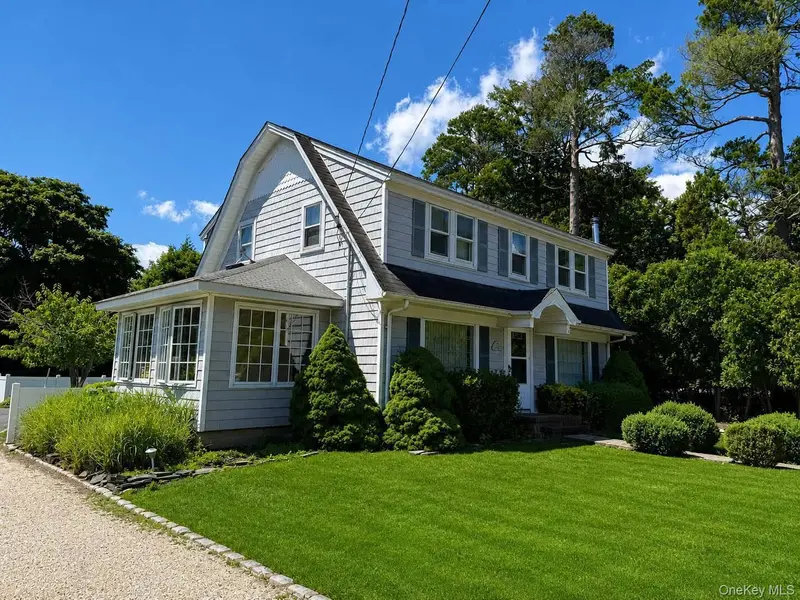 249 Sunset AVE, Westhampton Beach, NY 11978