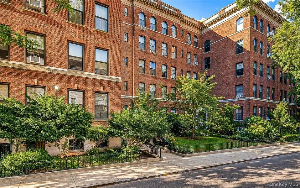 37-28 80th ST #31, Jackson Heights, NY 11372