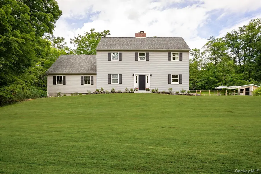 4 Cove RD, Rhinebeck, NY 12572