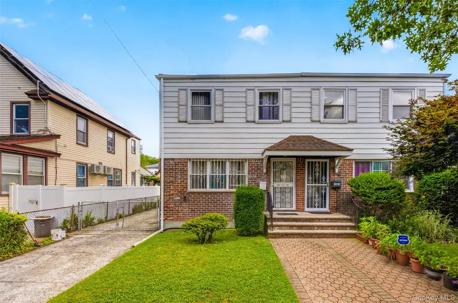 146-18 Kalmia AVE, Flushing, NY 11355