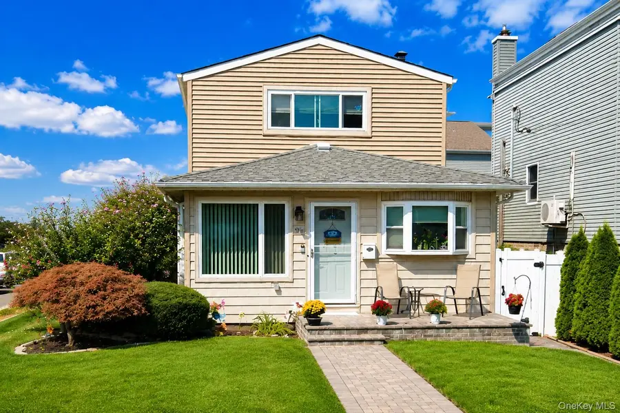 29 Milton RD, Babylon, NY 11702