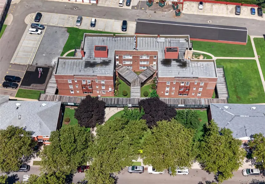 138-25 68th DR #3D, Kew Garden Hills, NY 11367