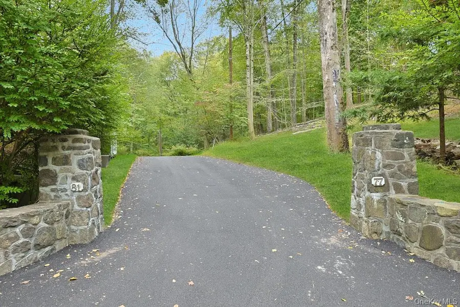 81 Montrose Station RD, Montrose, NY 10548