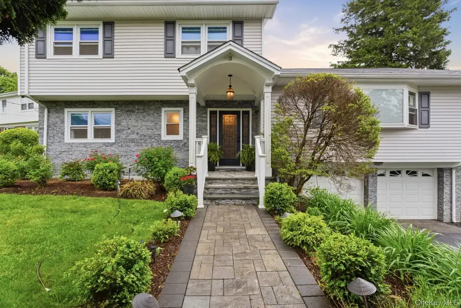 3 Baldwin LN, Scarsdale, NY 10583