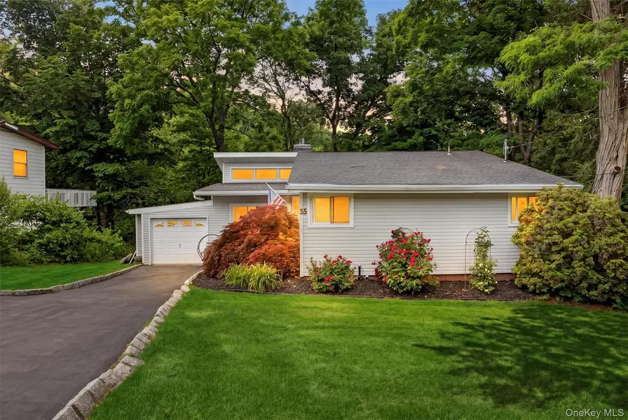 35 Wheeler DR, Cortlandt Manor, NY 10567