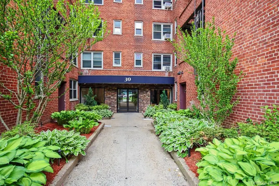 30 N Broadway #4F, White Plains, NY 10601