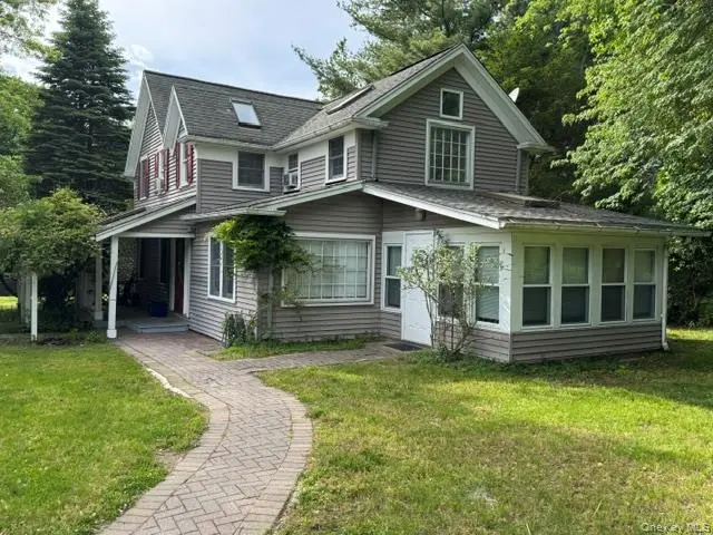 74 S Airmont RD, Suffern, NY 10901