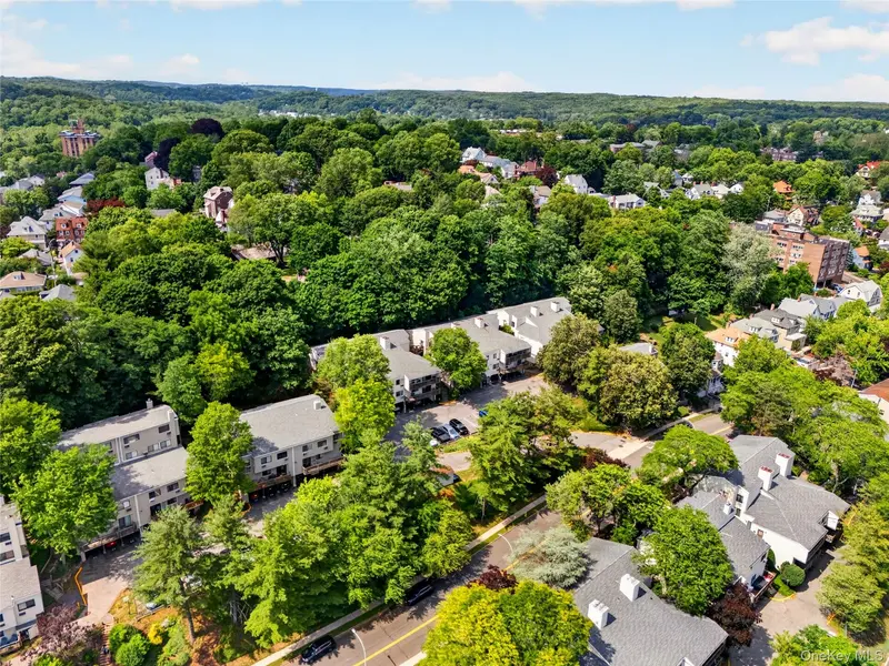 23 Hillside TER #D, White Plains, NY 10601