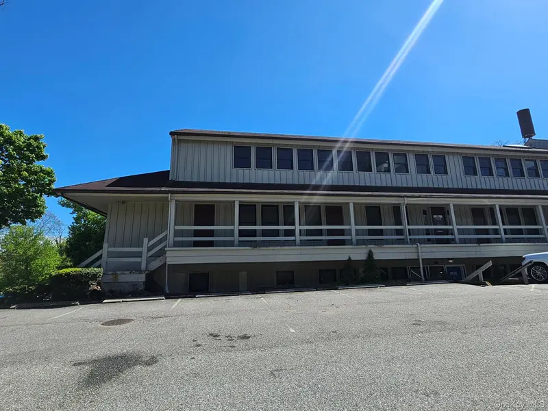 202 Main #208 Ground, Huntington, NY 11743