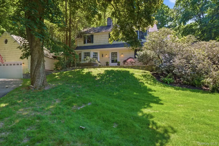 2 Turner DR, Chappaqua, NY 10514