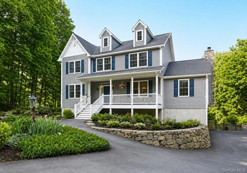 27 Hawleys Corners RD, Highland, NY 12528