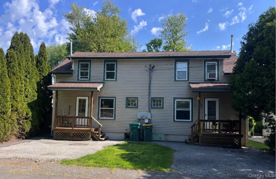 7 Berry ST, Wallkill, NY 12589