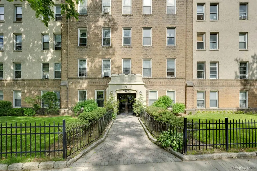 472 Gramatan AVE #A3, Mount Vernon, NY 10552