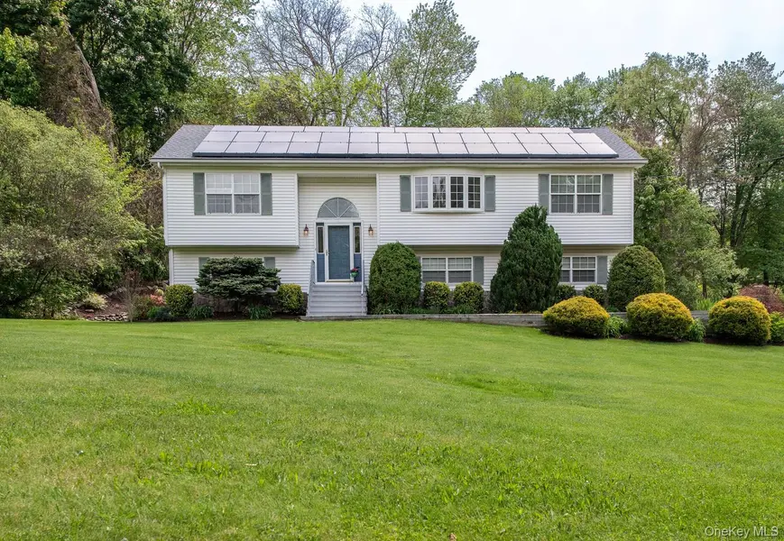 17 Verplanck AVE, Hopewell Junction, NY 12533
