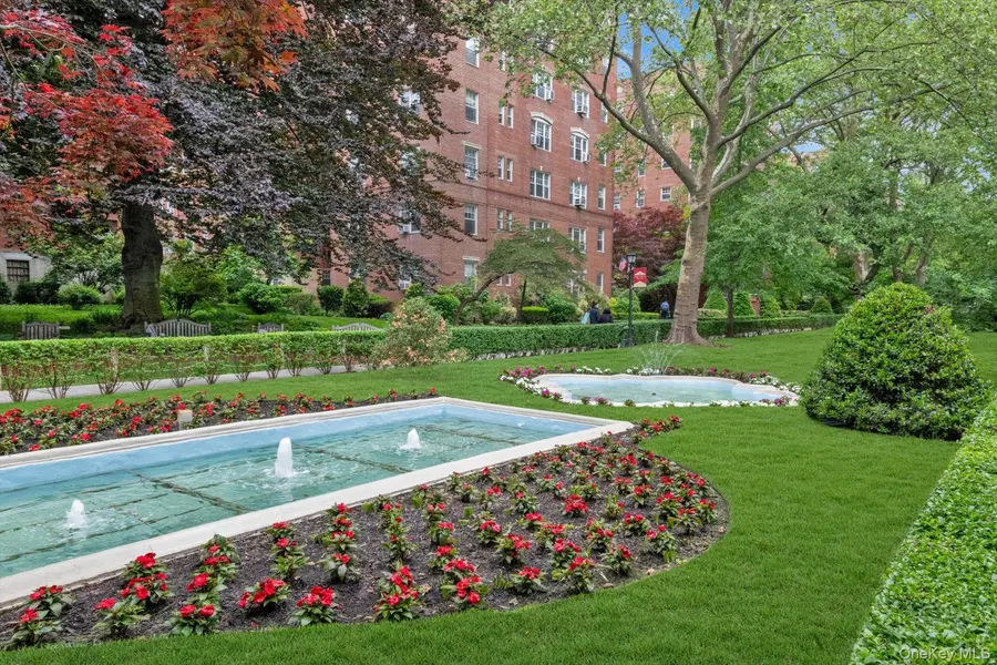 76-35 113 ST #3M, Forest Hills, NY 11375