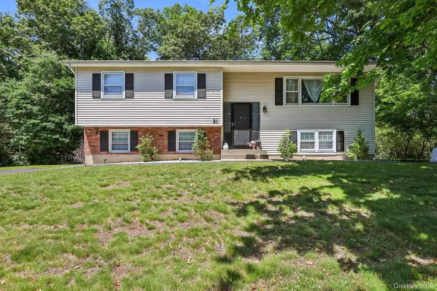 21 Baylor RD, New City, NY 10956