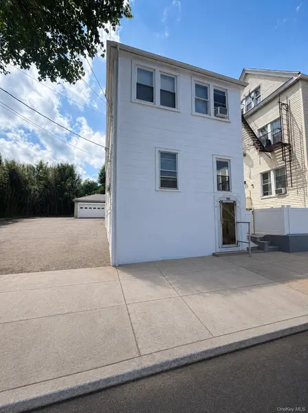 142 N 6th AVE, Mount Vernon, NY 10550