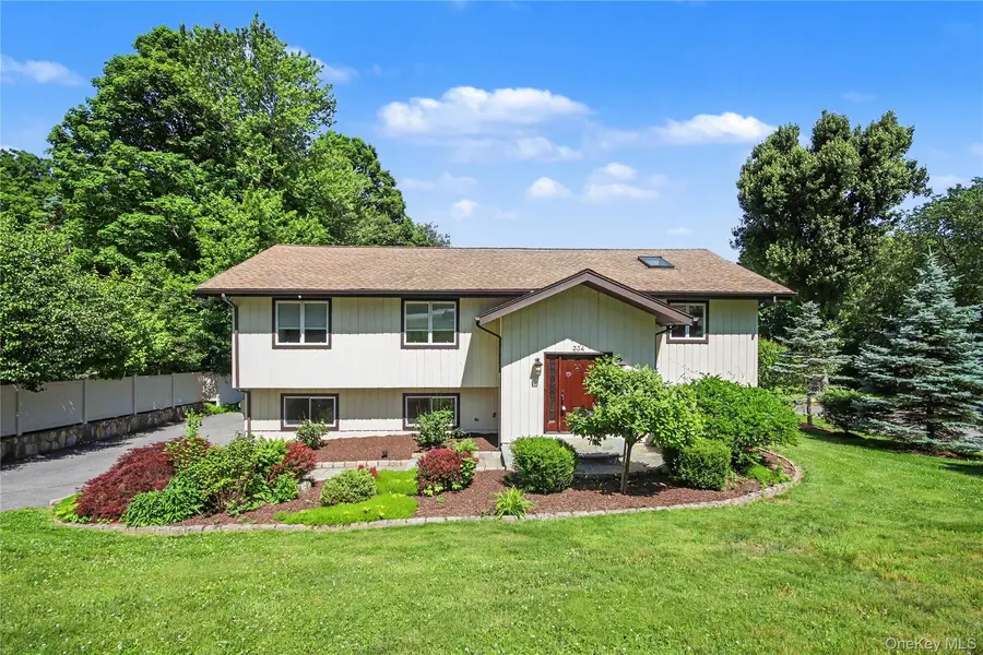 334 Lovell ST, Mahopac, NY 10541