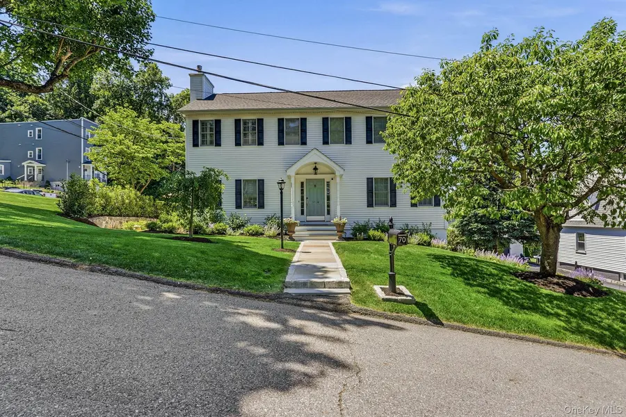 70 Orchard PL, Thornwood, NY 10594