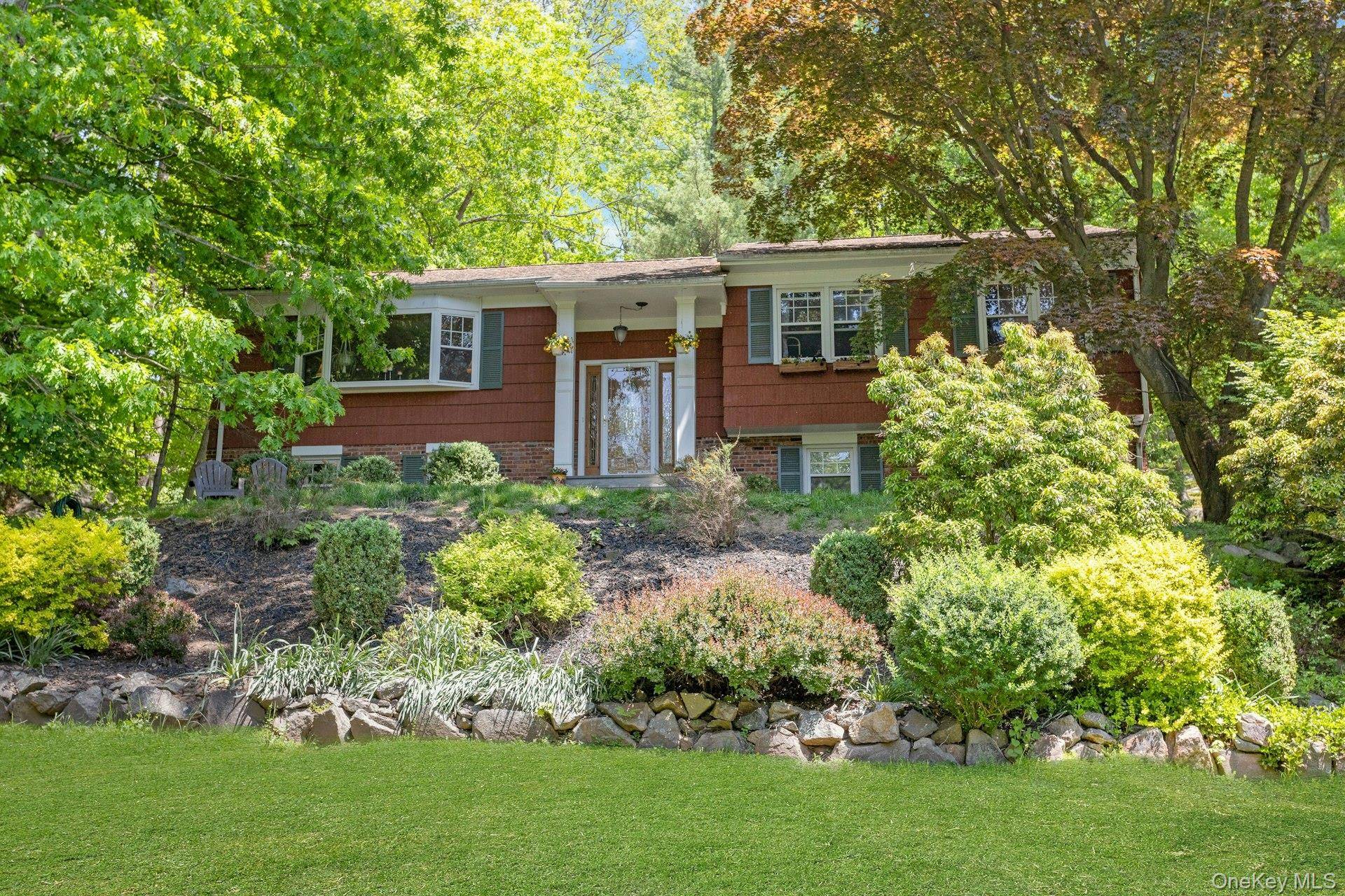 8 Woodland RD, Bedford, NY 10506