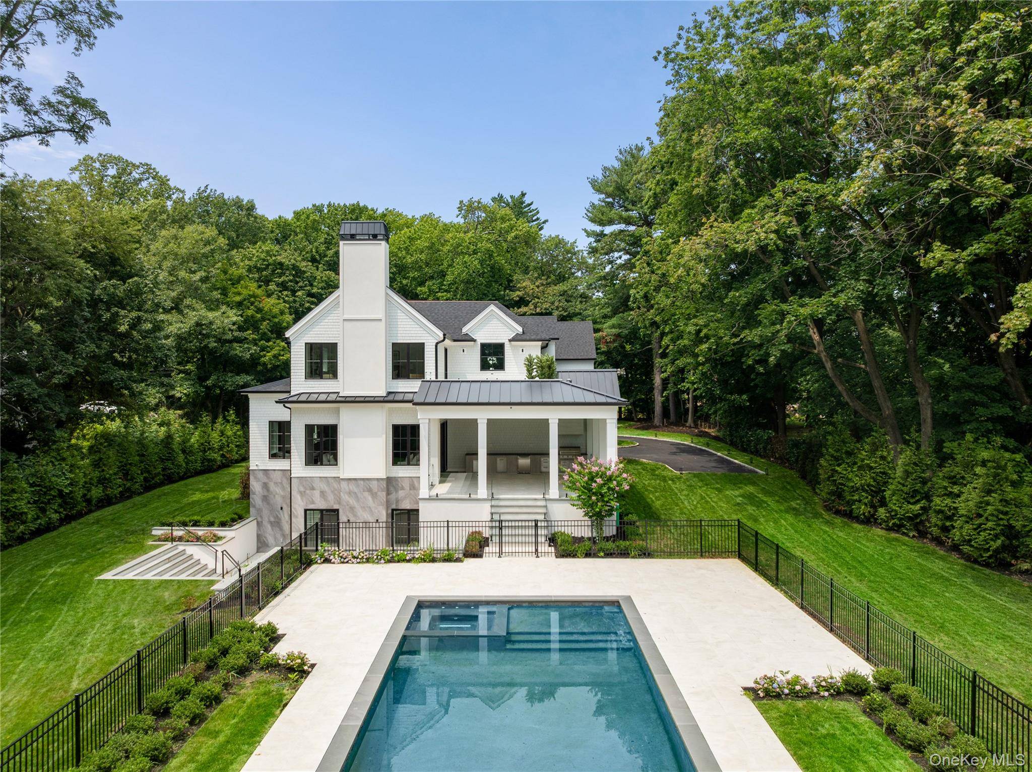 110 Dogwood AVE, Roslyn Harbor, NY 11576