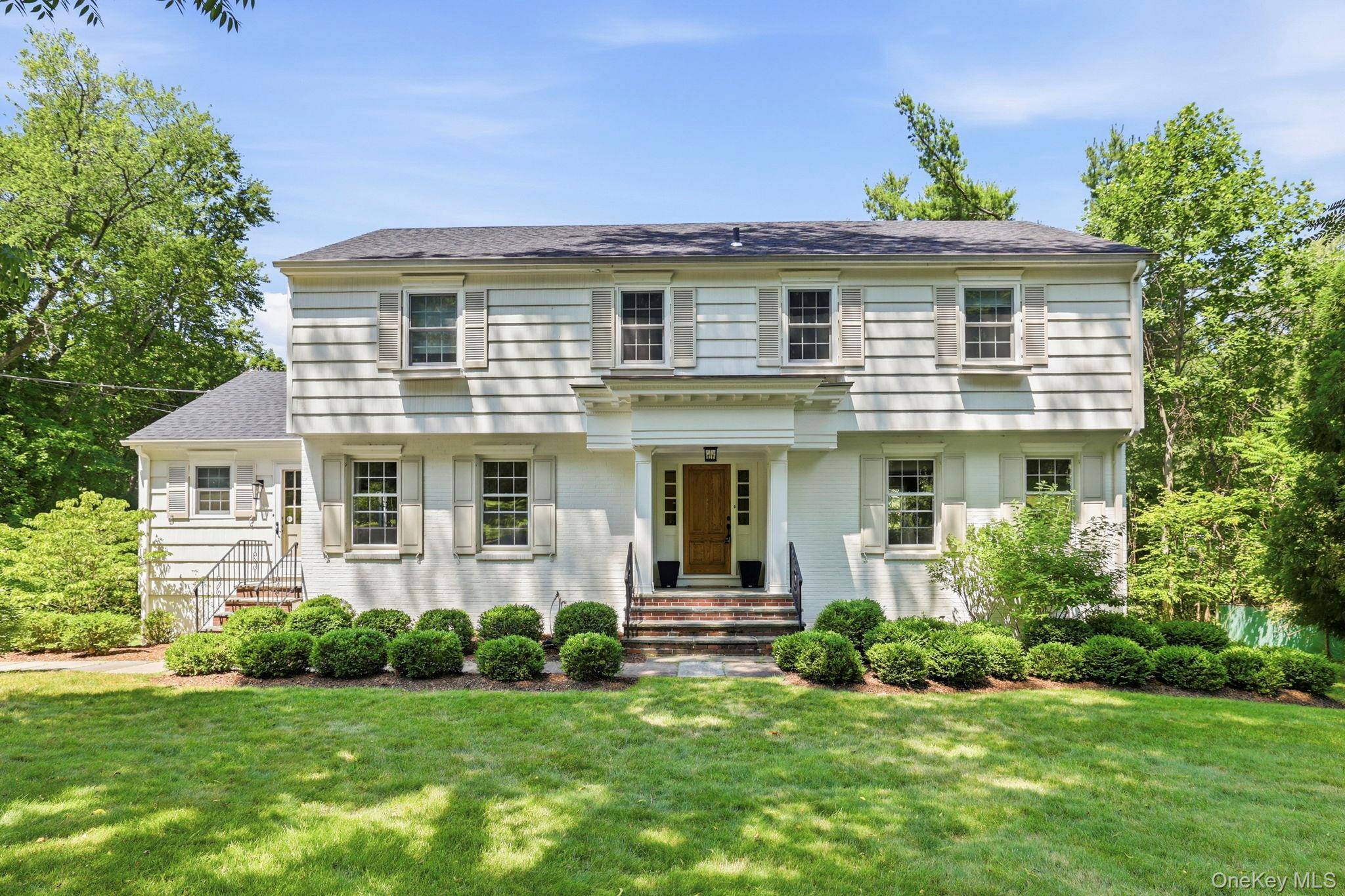 629 Scarborough RD, Briarcliff Manor, NY 10510
