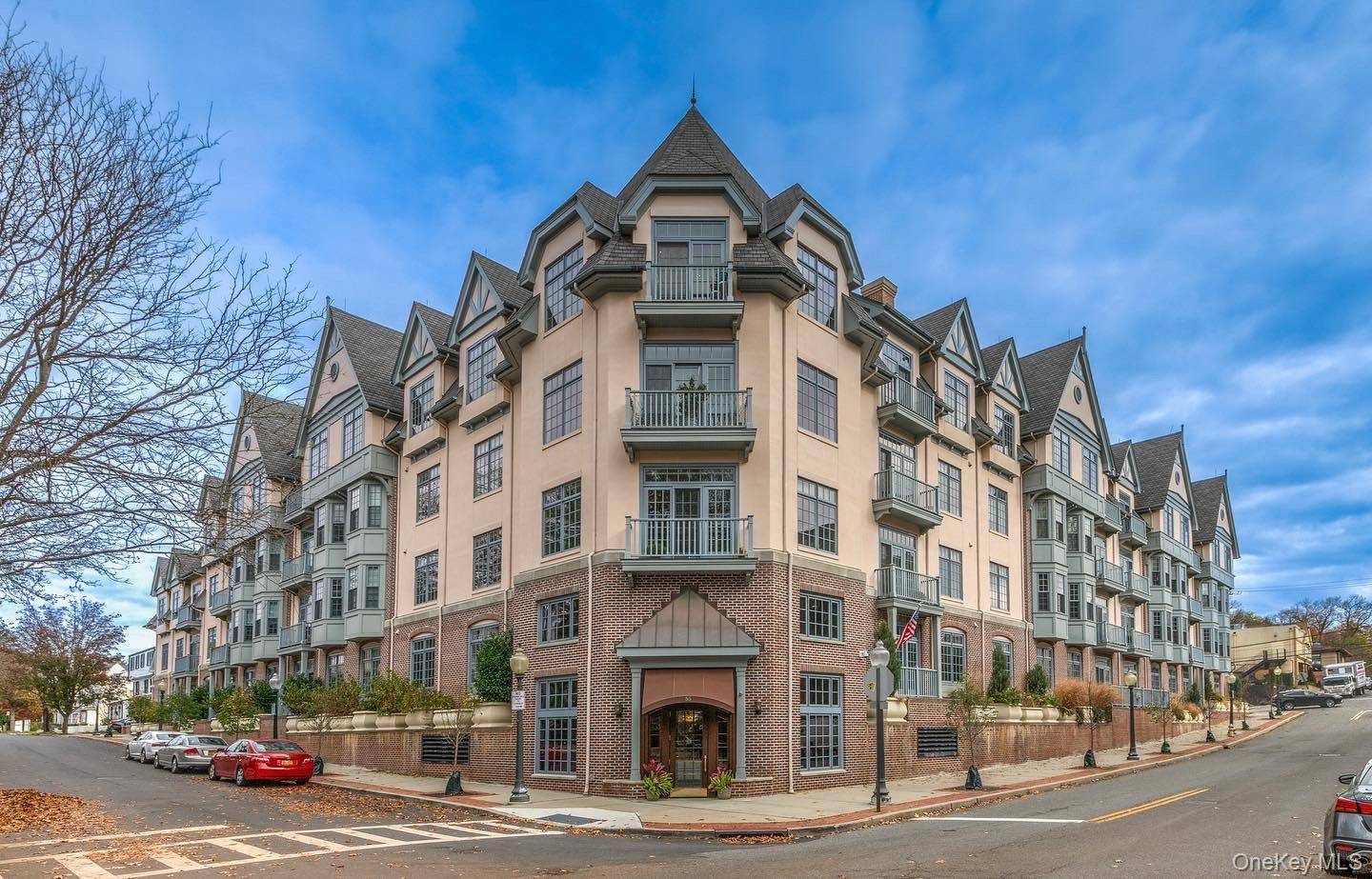 55 1st ST #108, Pelham, NY 10803