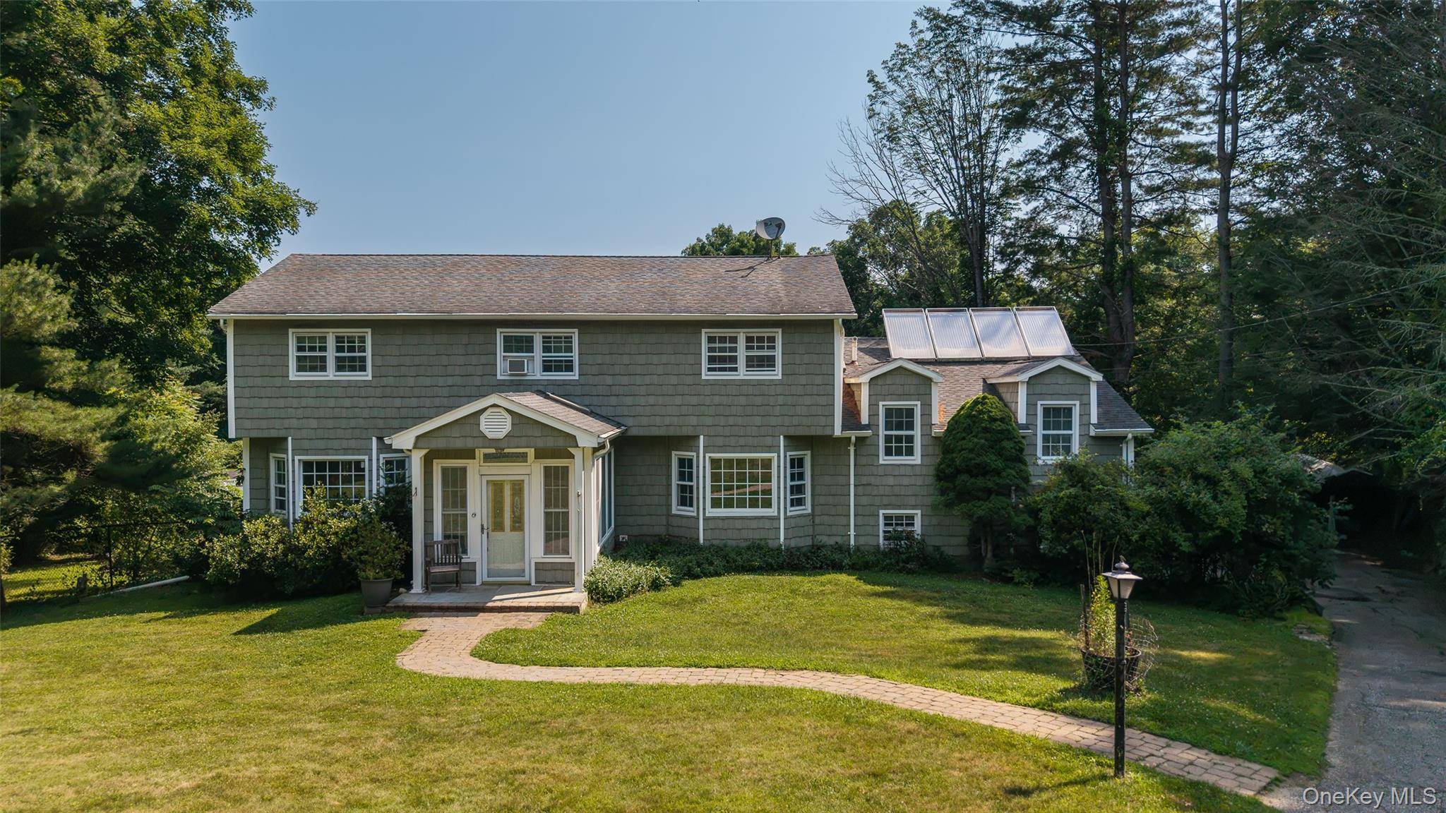 9 Lois LN, Katonah, NY 10536