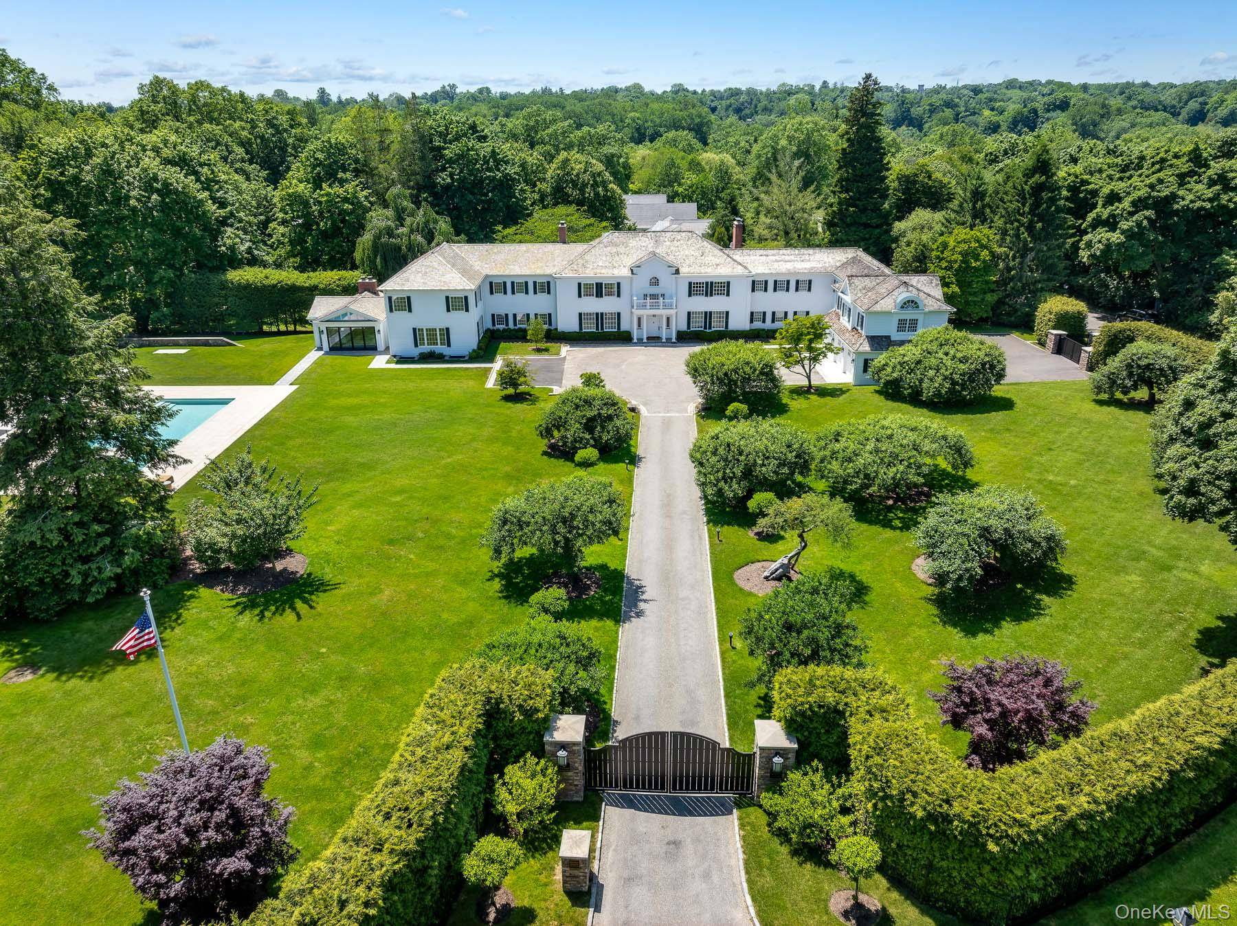 6 Stoneleigh Manor LN, Purchase, NY 10577