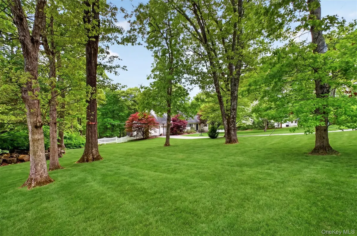 23 Cortlandt Manor RD, Katonah, NY 10536